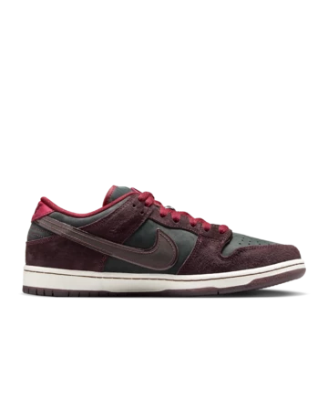 Riot Skateshop x Nike SB Dunk Low Night Maroon Innenseite