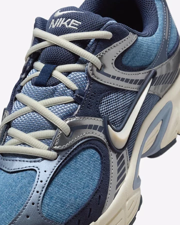 Nike V5 RNR Denim Upper Details