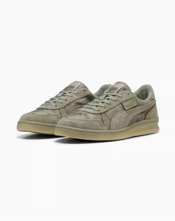 KidSuper x PUMA Indoor Distresses Luxe Army schräg