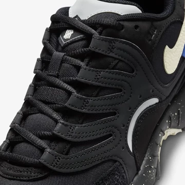 Undefeated Nike Air Terra Humara Black Details Schnürsenkel