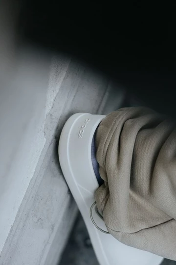 Dylan Clogs Blog Details