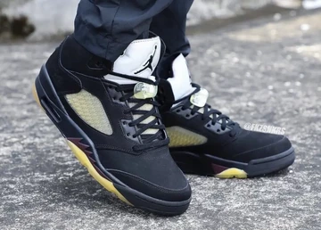 A Ma Maniere Jordan 5 am Fuß schräg