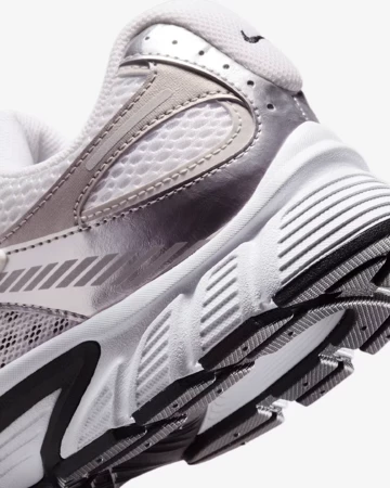 Nike V5 RNR Vast Grey