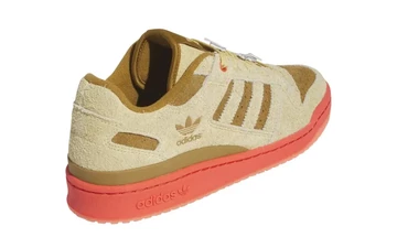 The Grinch adidas Forum Low Brown seitlich von Hinten