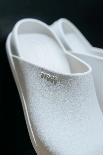 Dylan Clogs Blog Details