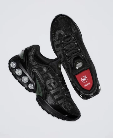 Der Nike Air Max DN Black im hellen von oben