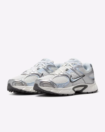 Nike V5 RNR White Blue Tint schräg