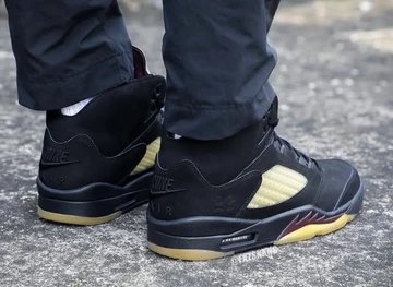 A Ma Maniere Jordan 5 am Fuß von hinten