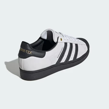 adidas Superstar Gore-Tex Black White seitlich von Hinten