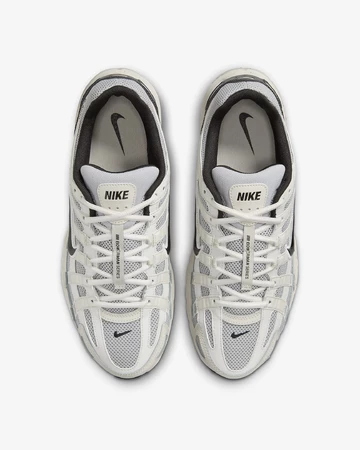 Der Nike P-6000 Platinum Tint von oben