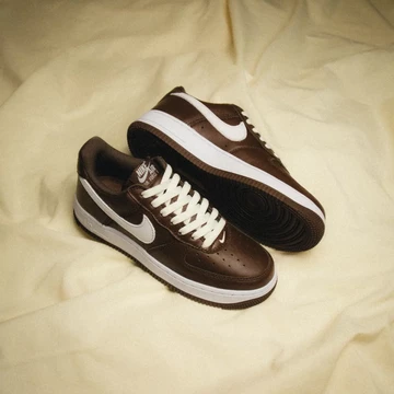 Air Force 1 Low Chocolate Lookbook seitlich von Oben