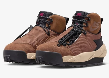 Sacai Nike Magmascape Tan schräg