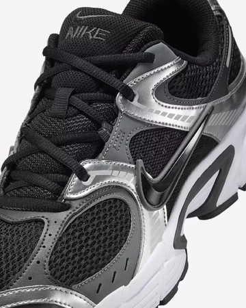Nike V5 RNR Black Anthracite Upper Details