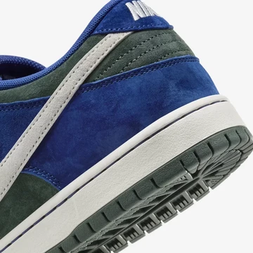 Nike SB Dunk Low Royal Blue Vintage Green Suede Detail Ferse