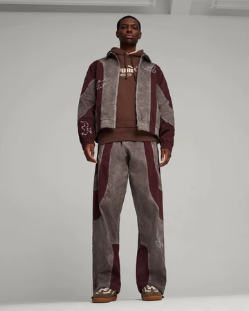 Ein Model trägt den KidSuper Puma Palermo