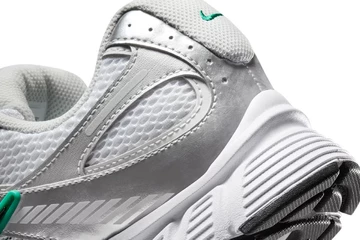 Nike V5 RNR White Green Ferse Detail