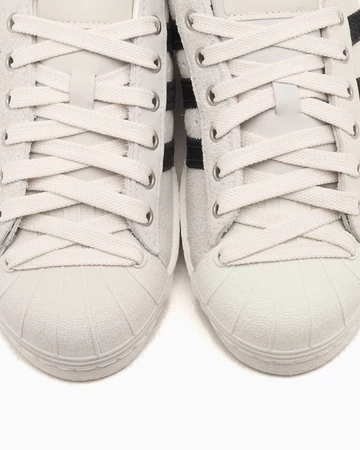 Song for the Mute x adidas Originals Superstar 82 White Zehen