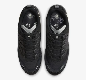 Undefeated Nike Air Terra Humara Black von oben