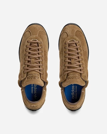 Wales Bonner x adidas Karintha Suede Paar von oben