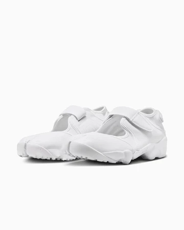 Nike Air Rift White Paar schräg seitlich