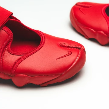Nike Air Rift Fire Red Upper Details