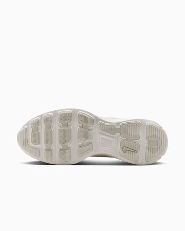 Die Sohle des Nike Lunar Roam Summit White