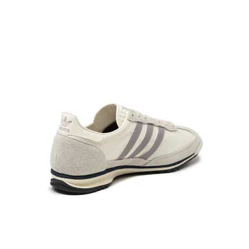 Der adidas SL 72 Almost Pink von schräg hinten