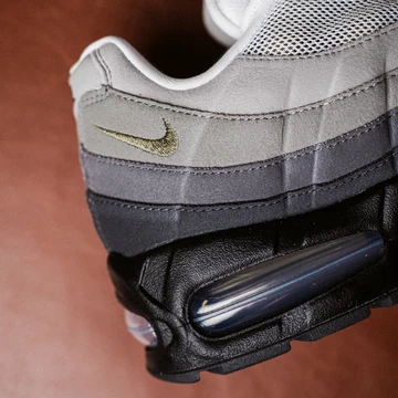 Nike Air Max 95 OG Black Medium Olive Mood 2