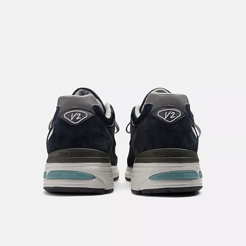 New Balance 991v2 Dark Navy von hinten