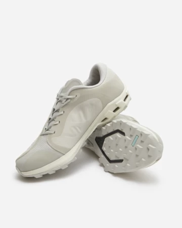 Post Archive Faction x ON Cloudventure Peak Pack schräg