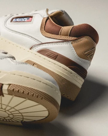 Autry CLC Cognac Beige Details - Bild von Asphaltgold