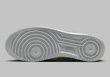 Air Force 1 Low Next Nature Photon Dust Sohle