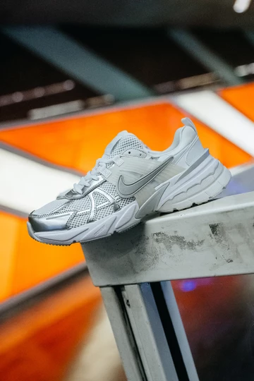 Nike V2K Run - All Black vs White Metallic