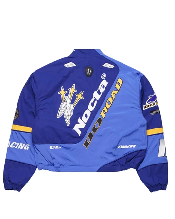 Die blaue Jacke der NOCTA Nike L’Art de L’Automobile Kollektion von hinten