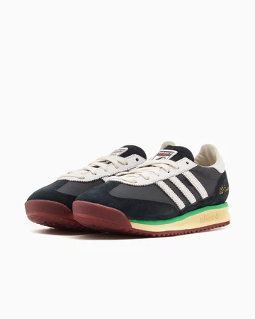 Bob Marley x adidas SL 72 One Love Paar schräg seitlich