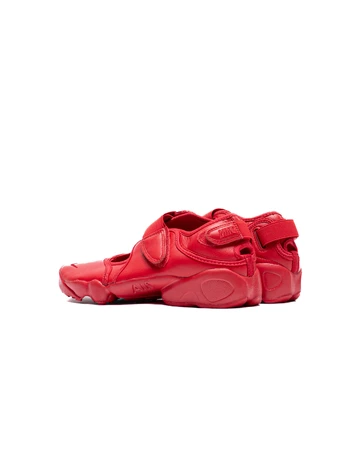 Nike Air Rift Fire Red Paar von hinten seitlich