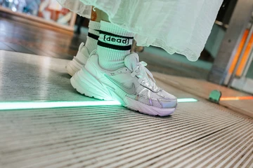 Nike V2K Run - All Black vs White Metallic