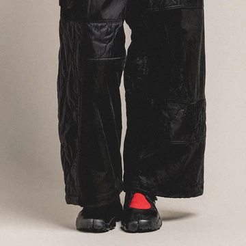 Nike Air Rift Black am Fuß Model