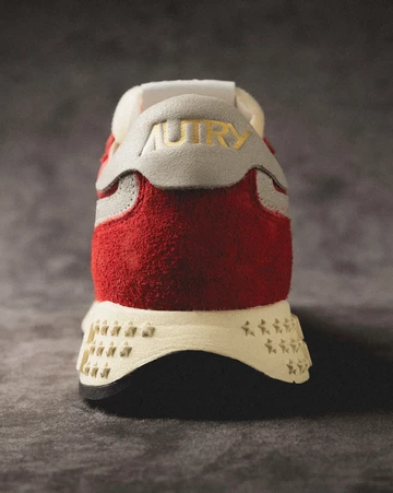 Der Autry Reelwind Low Red fotografiert von Asphaltgold