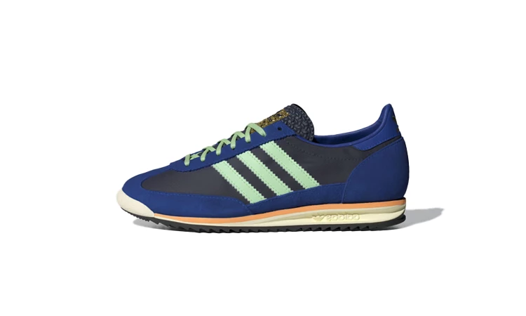 Der adidas SL 72 Night Indigo von außen