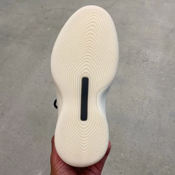 Fear of God Athletics x adidas II Basketball Night Brown Sohle