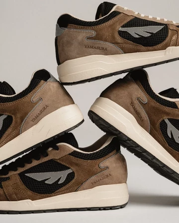 Afew Goods 15th Anniversary Yamasura Loobook drei Schuh aufgestapelt