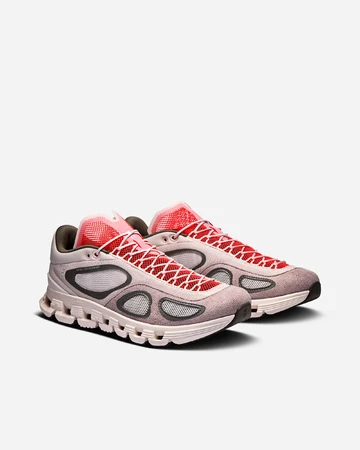 FKA twigs x ON Running Cloud X 4 Lily Paar