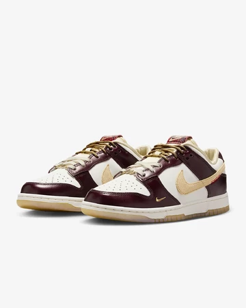 Nike Dunk Low Year of the Snake schräg