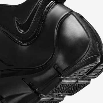 Nike LeBron 4 Black Anthracite Detail Logo