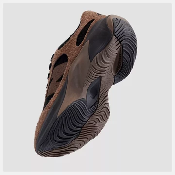 New Balance Warped Runner Dark Mushroom von Unten Motion