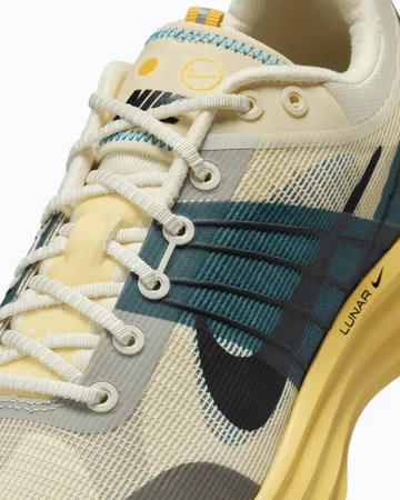 Nike Lunar Roam Alabaster Detail Zunge