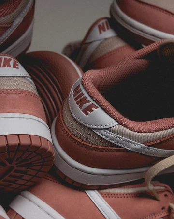 Dunk Low Red Stardust Detail Lookbook Ferse