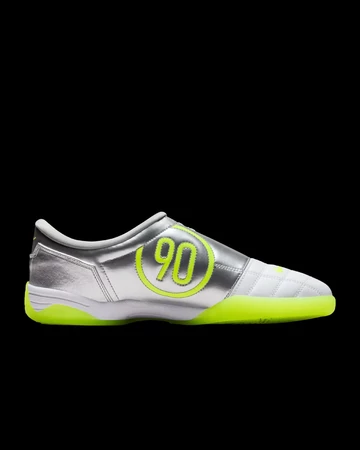 Total 90 x Palace Metallic Silver