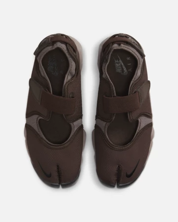 Nike Air Rift Orewood Brown Paar von oben